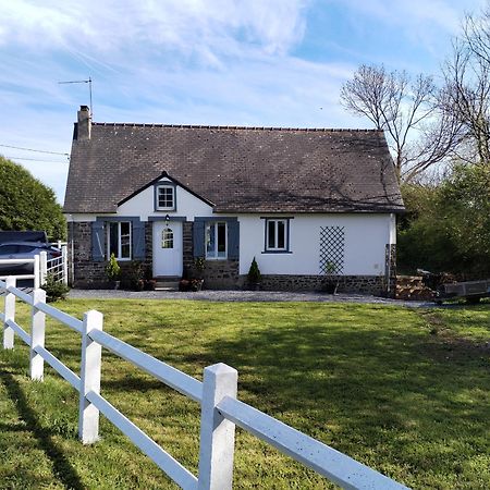 La Croix Douillet Vila Gavray-sur-Sienne Exterior foto