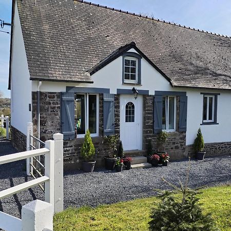 La Croix Douillet Vila Gavray-sur-Sienne Exterior foto