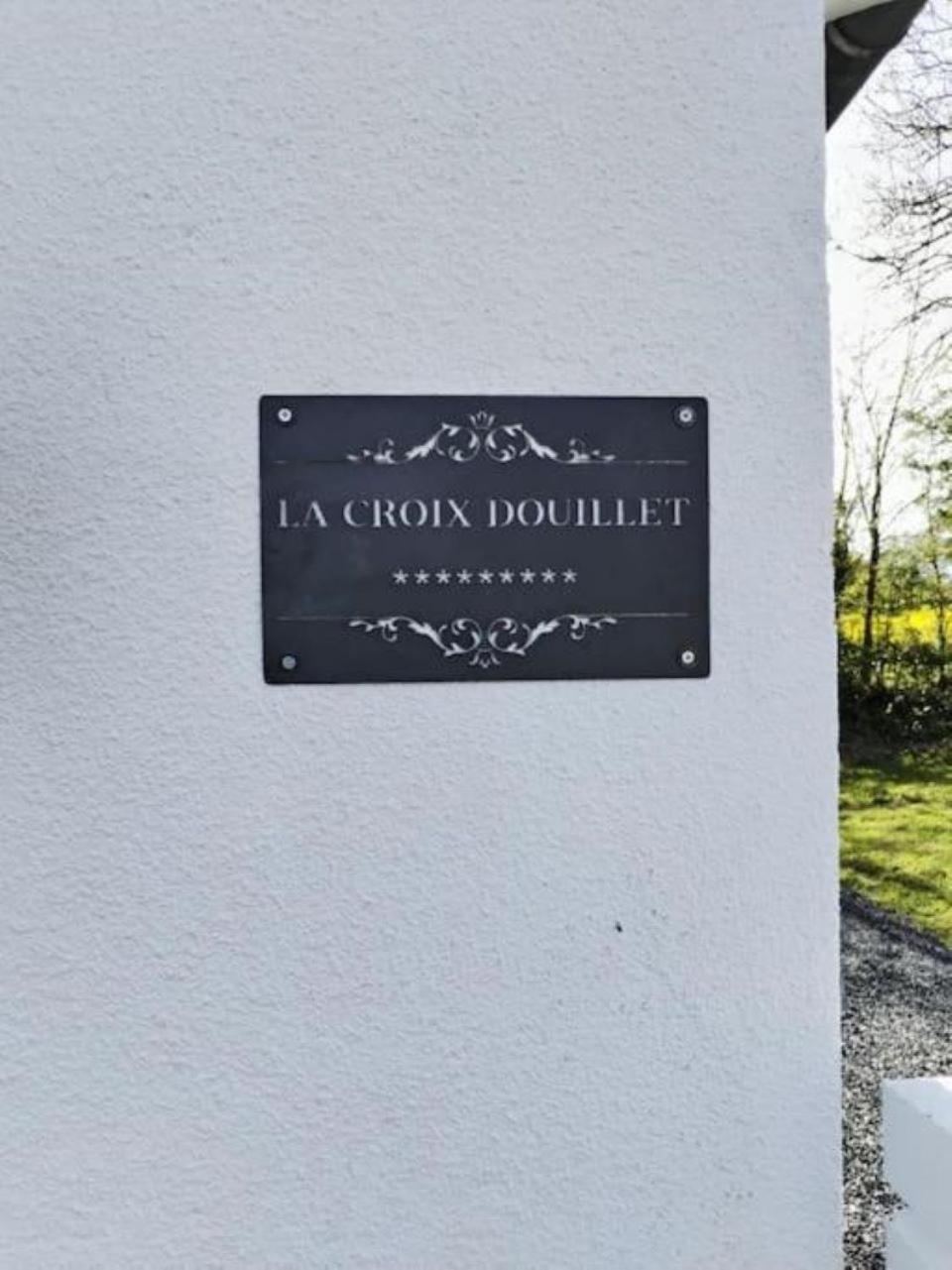 La Croix Douillet Vila Gavray-sur-Sienne Exterior foto